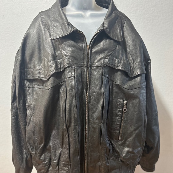 Vintage leather jacket - Picture 1 of 3
